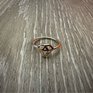 Diamond shaped ring